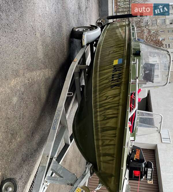 Катер UMS 450 2011 в Хмельницком