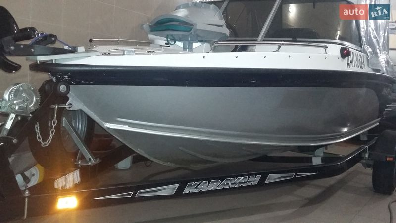 Лодка UMS 470 2009 в Кременчуге