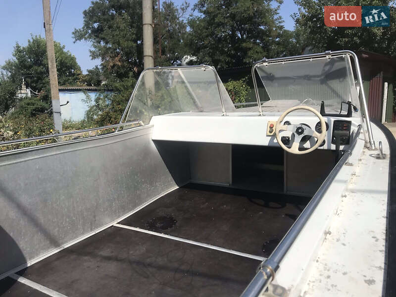 Катер UMS 600 2004 в Фастові