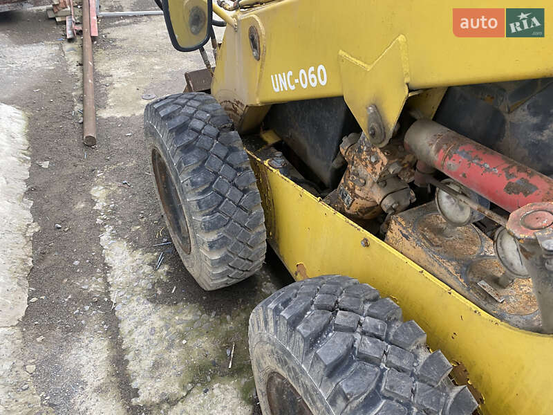 Минипогрузчик UNC 060 1992 в Ужгороде
