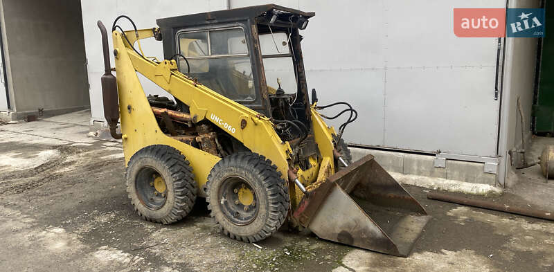 Минипогрузчик UNC 060 1992 в Ужгороде