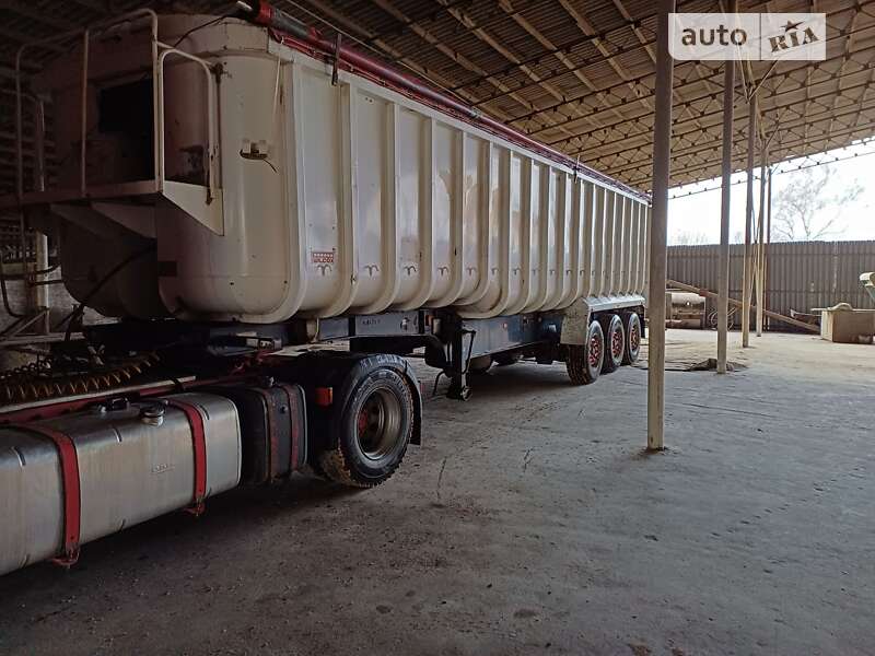 Самосвал полуприцеп United Trailers 6017 1999 в Хмельницком