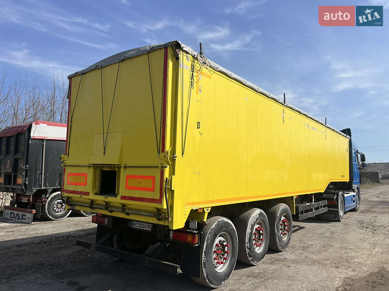 Зерновоз - напівпричіп United Trailers 6017 2008 в Золочеві