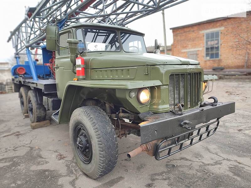 Буровая установка Урал 375 1974 в 