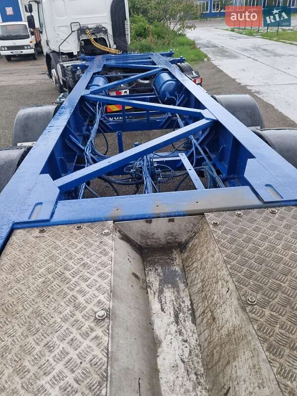 Контейнеровоз напівпричіп Van Hool 3-AS 2002 в Броварах