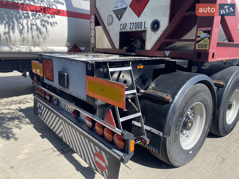 Цистерна напівпричіп Van Hool 3B2013AA 2000 в Кременчуці