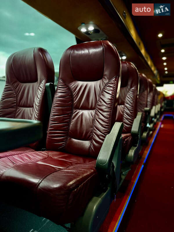 Туристичний / Міжміський автобус Van Hool Astron 2006 в Чернівцях