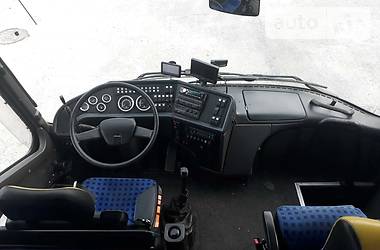 Туристический / Междугородний автобус Van Hool T915 2002 в 
