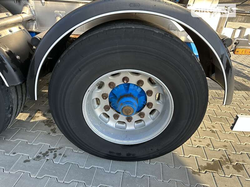 Цистерна полуприцеп Van Hool VH 2002 в Черновцах