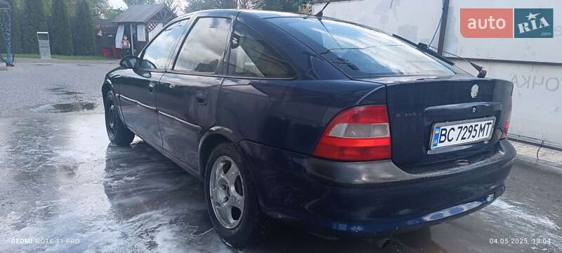 Хэтчбек Vauxhall Vectra 1998 в Млинове