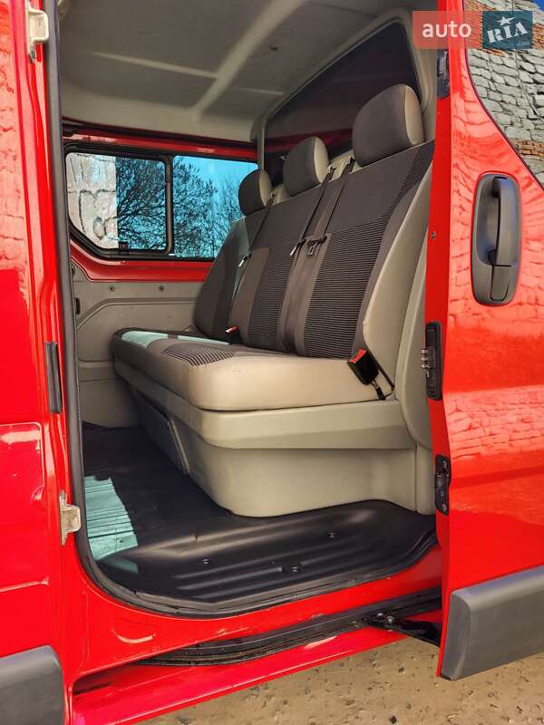 Мінівен Vauxhall Vivaro 2014 в Чорткові