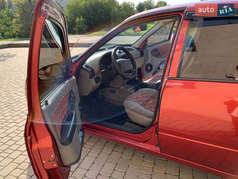 Седан ВАЗ / Lada 1118 Калина 2008 в Каменец-Подольском