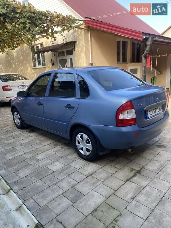 Седан ВАЗ / Lada 1118 Калина 2006 в Тячеве