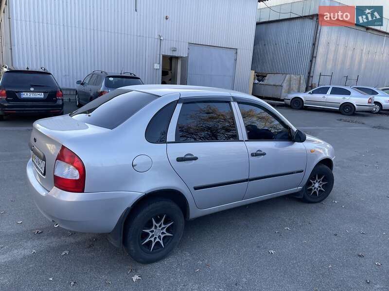 Седан ВАЗ / Lada 1118 Калина 2006 в Киеве