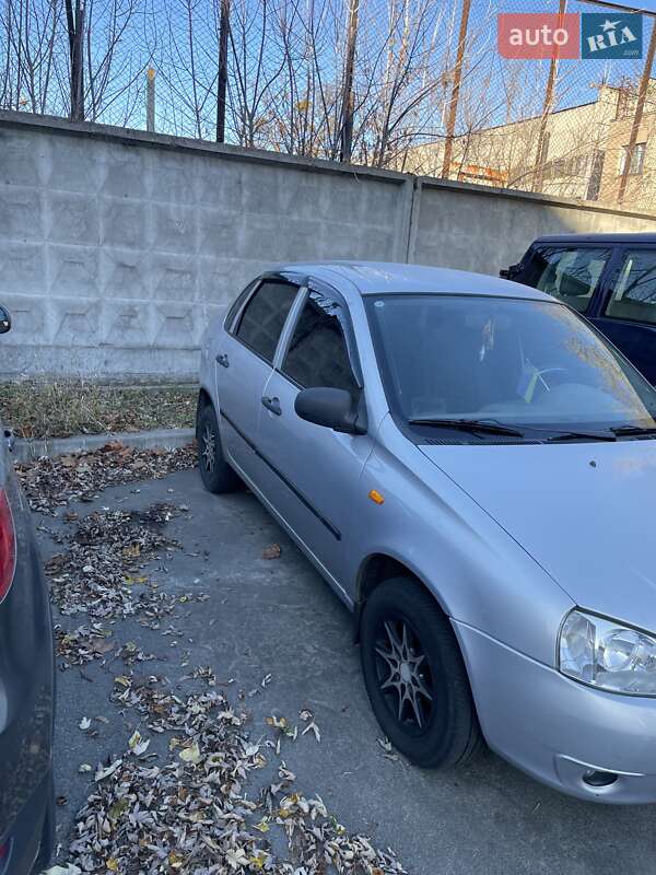 Седан ВАЗ / Lada 1118 Калина 2006 в Киеве
