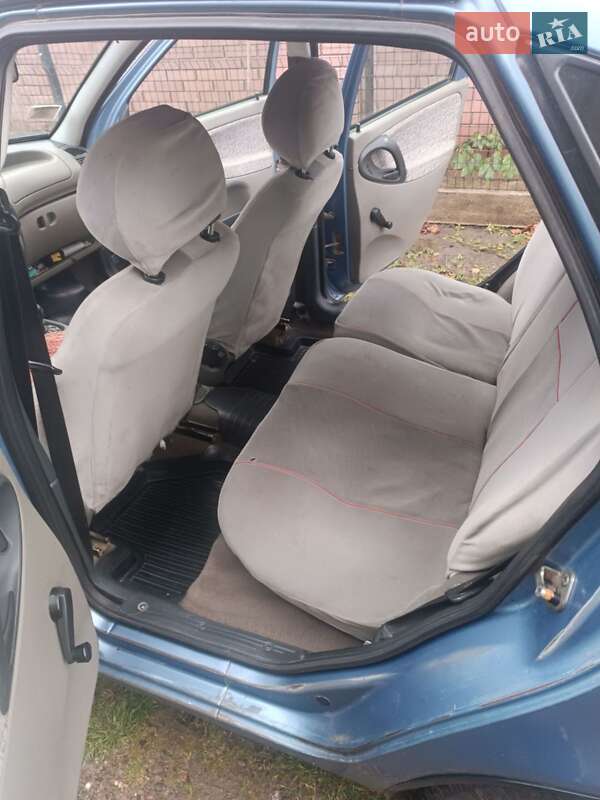 Седан ВАЗ / Lada 1118 Калина 2006 в Герці