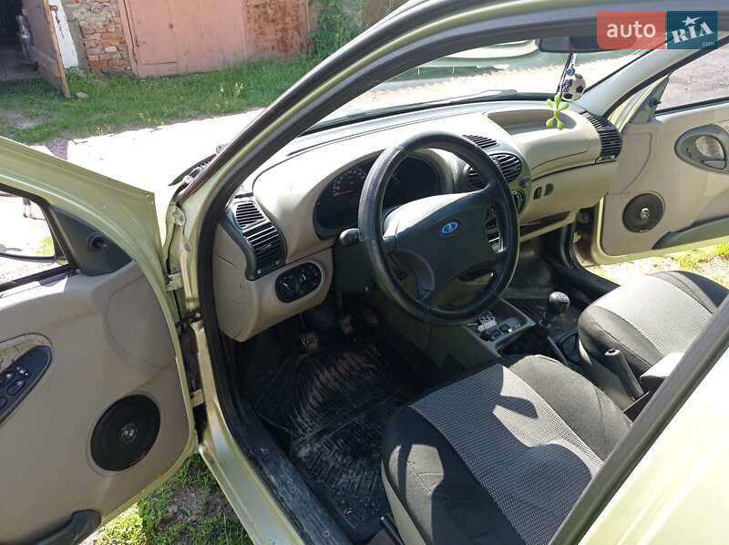 Седан ВАЗ / Lada 1118 Калина 2006 в Житомире