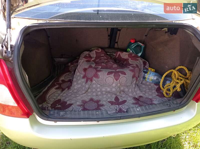 Седан ВАЗ / Lada 1118 Калина 2006 в Житомире