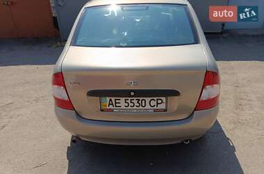 Седан ВАЗ / Lada 1118 Калина 2006 в 