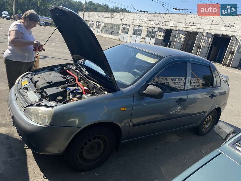 Седан ВАЗ / Lada 1118 Калина 2008 в Киеве