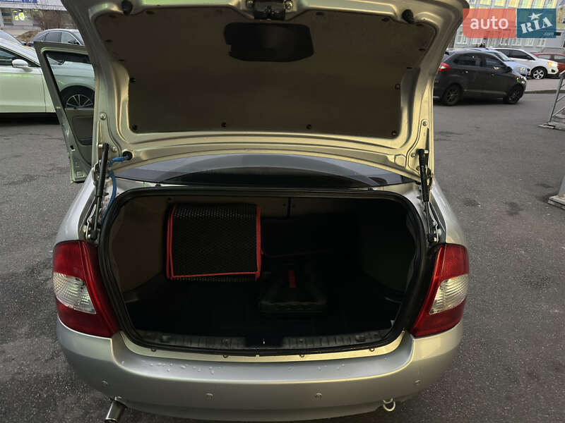 Седан ВАЗ / Lada 1118 Калина 2008 в Чернигове фото 6 Седан ВАЗ / Lada 1118 Калина 2008 в Чернигове