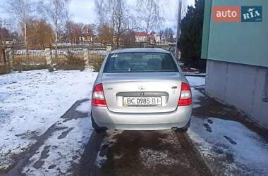 Седан ВАЗ 1118 Калина 2008 в 