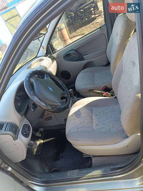 Седан ВАЗ / Lada 1118 Калина 2010 в Умани фото 3 Седан ВАЗ / Lada 1118 Калина 2010 в Умани