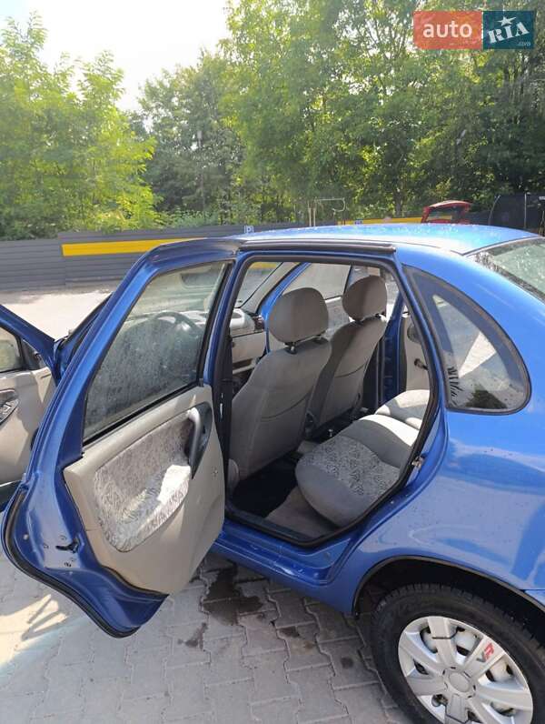 Седан ВАЗ / Lada 1118 Калина 2006 в Жмеринке