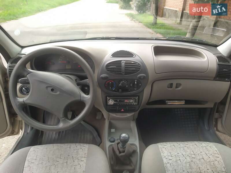 Седан ВАЗ / Lada 1118 Калина 2006 в Мукачево