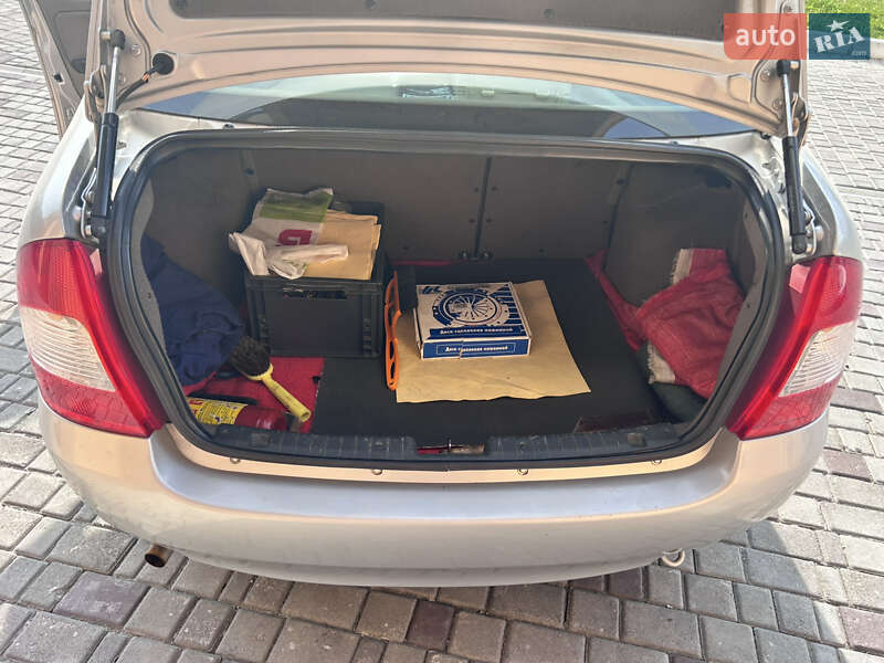 Седан ВАЗ / Lada 1118 Калина 2008 в Львове