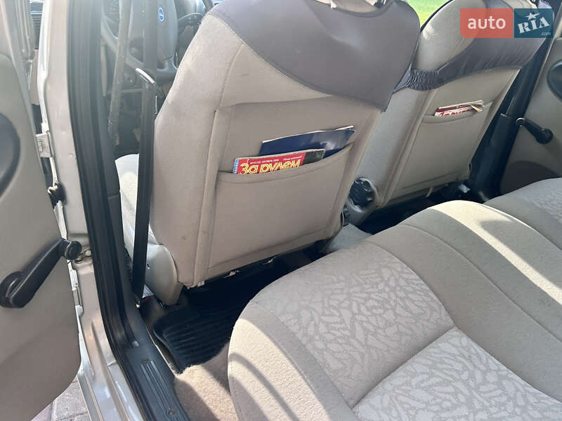 Седан ВАЗ / Lada 1118 Калина 2008 в Львове