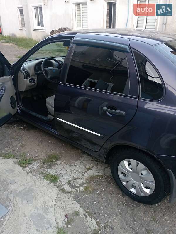 Седан ВАЗ / Lada 1118 Калина 2008 в Черновцах