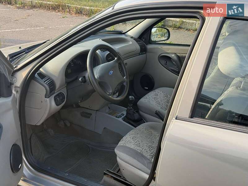 Седан ВАЗ / Lada 1118 Калина 2006 в Черновцах