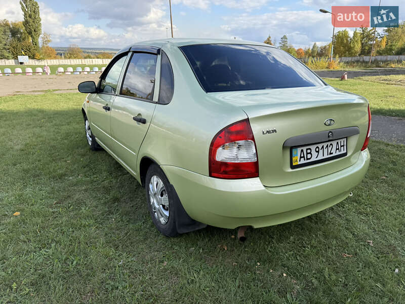 Седан ВАЗ / Lada 1118 Калина 2006 в Ладыжине