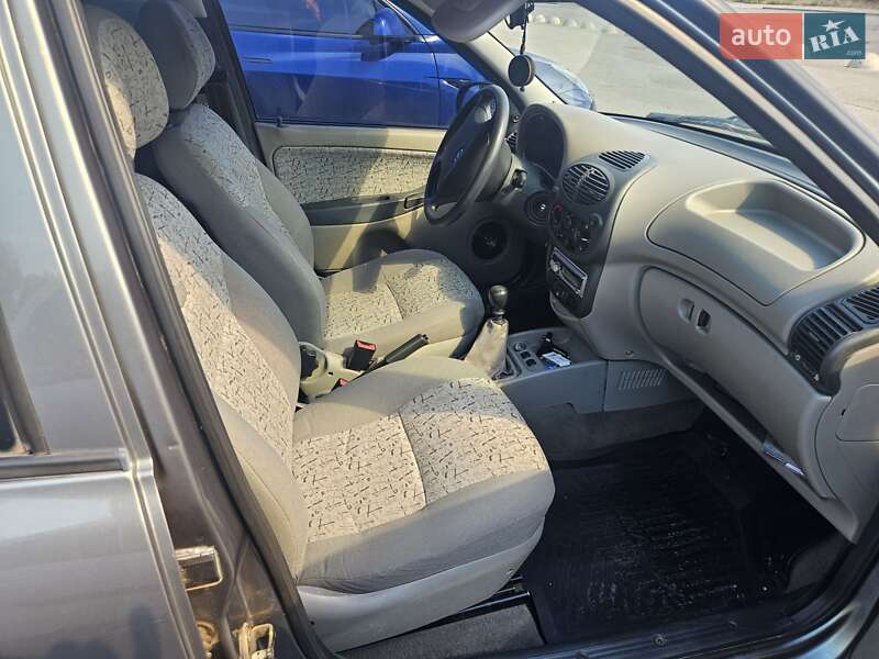 Седан ВАЗ / Lada 1118 Калина 2007 в Запорожье фото 8 Седан ВАЗ / Lada 1118 Калина 2007 в Запорожье