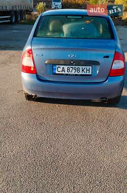 Седан ВАЗ 1118 Калина 2007 в  фото 2 Седан ВАЗ 1118 Калина 2007 в