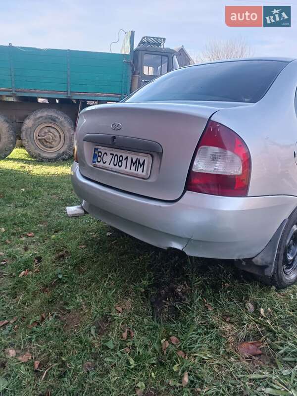 Седан ВАЗ / Lada 1118 Калина 2007 в Яремче