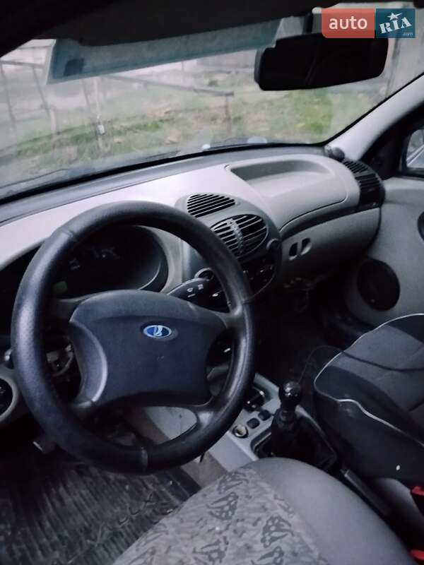 Седан ВАЗ / Lada 1118 Калина 2006 в Горишних Плавнях фото 5 Седан ВАЗ / Lada 1118 Калина 2006 в Горишних Плавнях