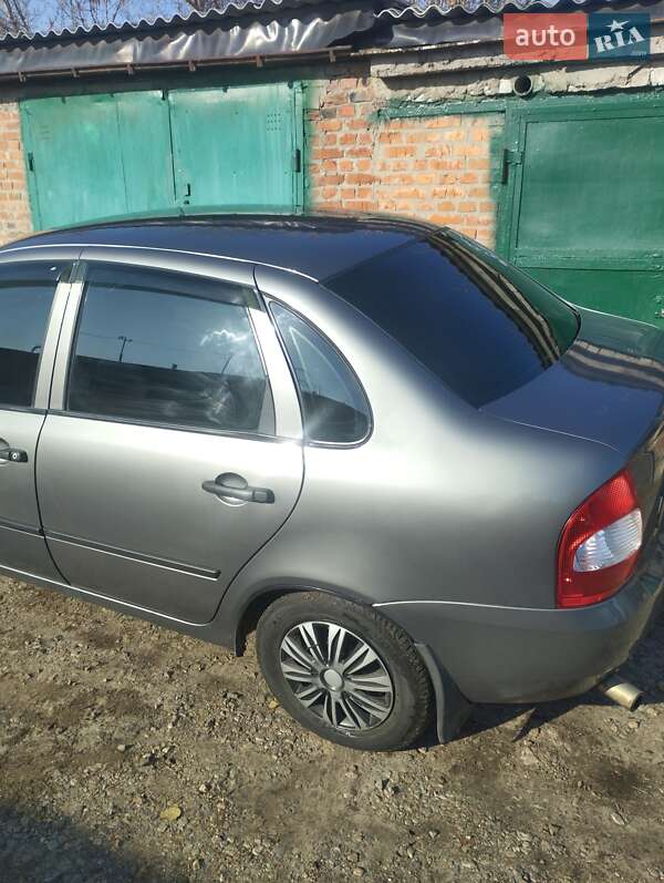 Седан ВАЗ / Lada 1118 Калина 2006 в Краснограде