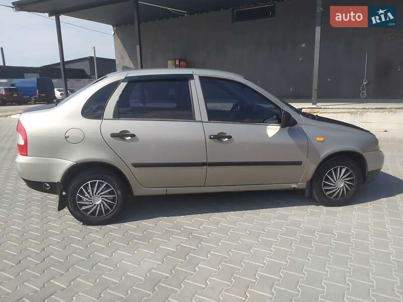 Седан ВАЗ / Lada 1118 Калина 2006 в Житомире