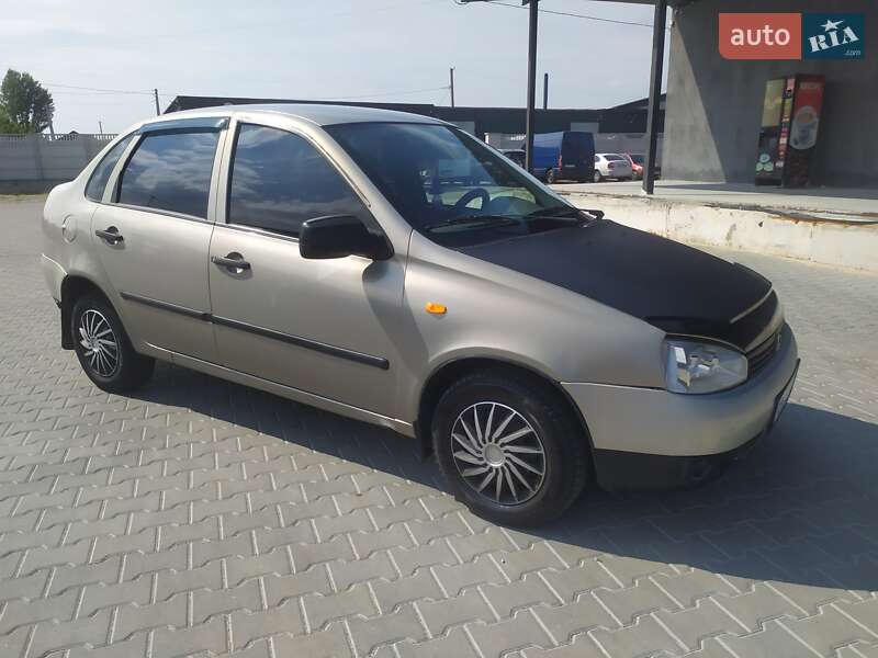 Седан ВАЗ / Lada 1118 Калина 2006 в Житомире