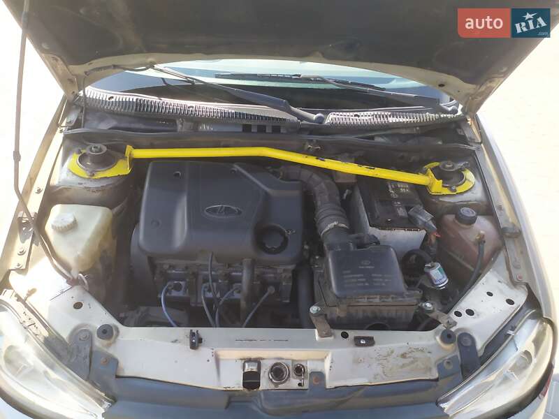 Седан ВАЗ / Lada 1118 Калина 2006 в Житомире