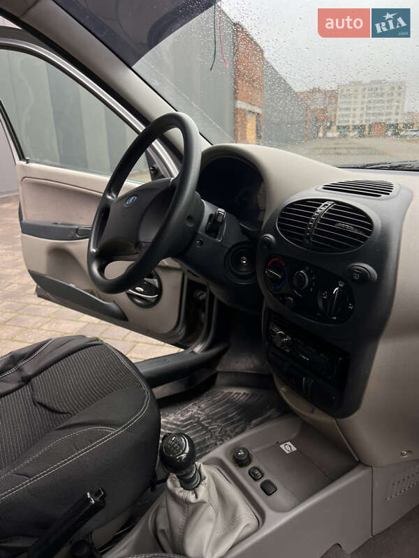 Седан ВАЗ / Lada 1118 Калина 2010 в Хмельницком