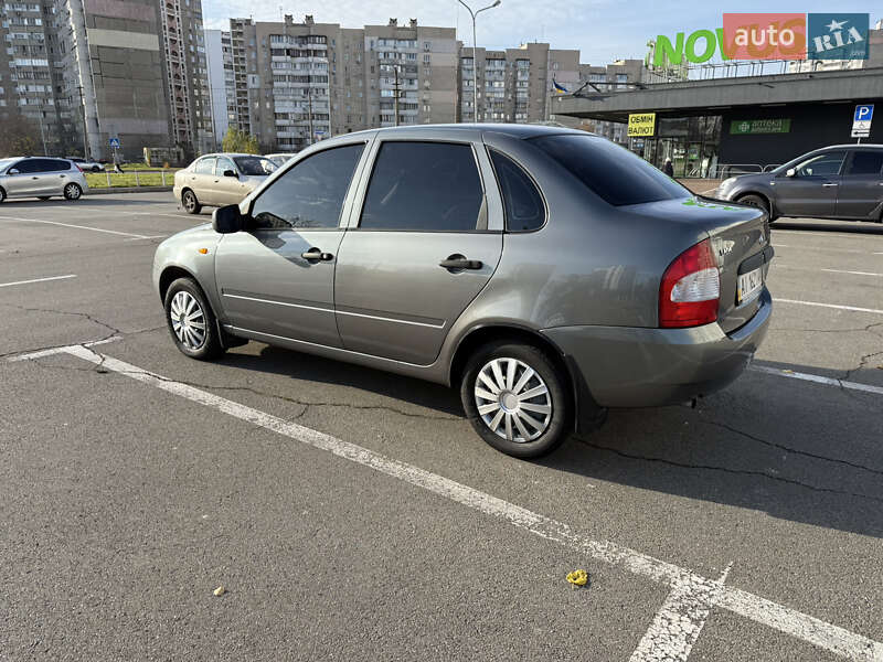Седан ВАЗ / Lada 1118 Калина 2011 в Києві
