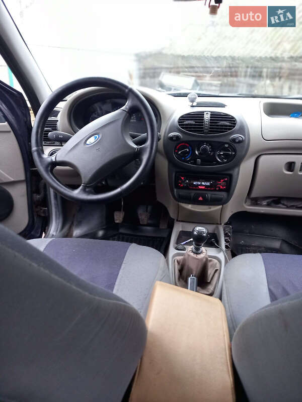 Седан ВАЗ / Lada 1118 Калина 2007 в Шостці