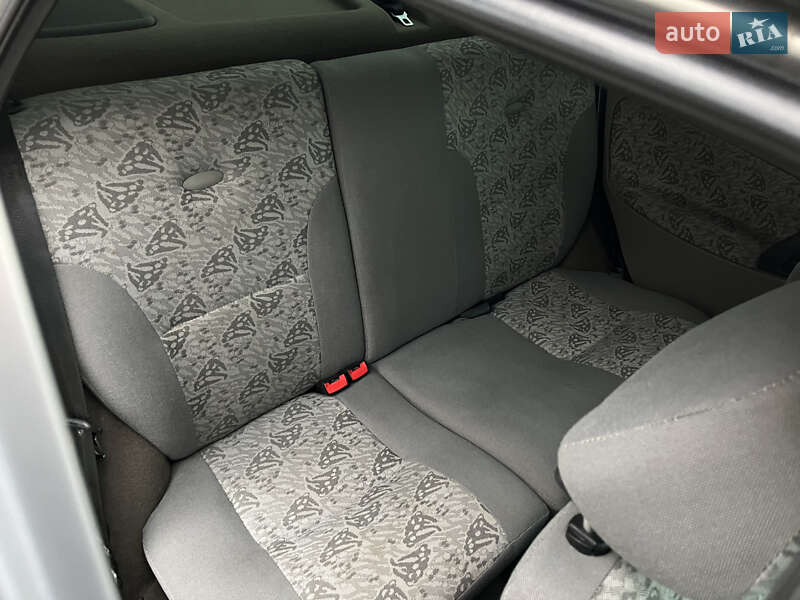 Седан ВАЗ / Lada 1118 Калина 2006 в Чернівцях