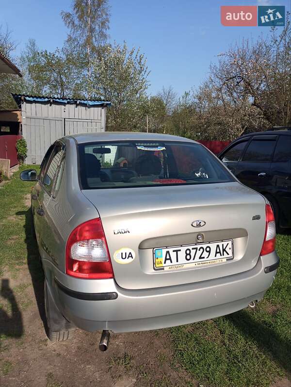 Седан ВАЗ / Lada 1118 Калина 2007 в Делятине