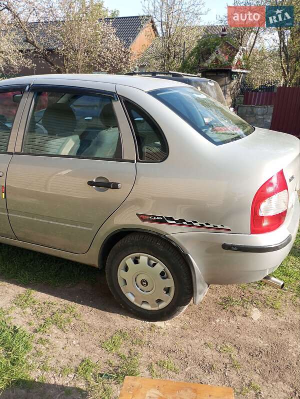 Седан ВАЗ / Lada 1118 Калина 2007 в Делятине