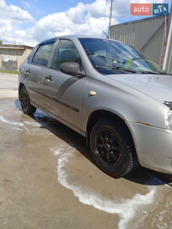 Седан ВАЗ / Lada 1118 Калина 2006 в Славуті