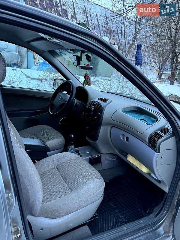 Седан ВАЗ / Lada 1118 Калина 2010 в Дніпрі